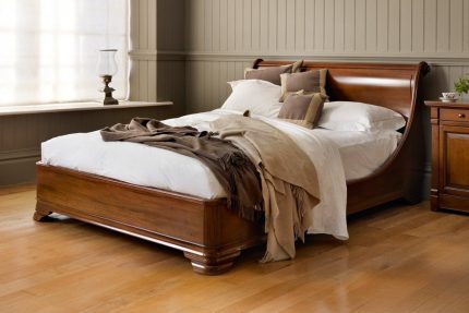 Manoir Socle Bed cherry wood