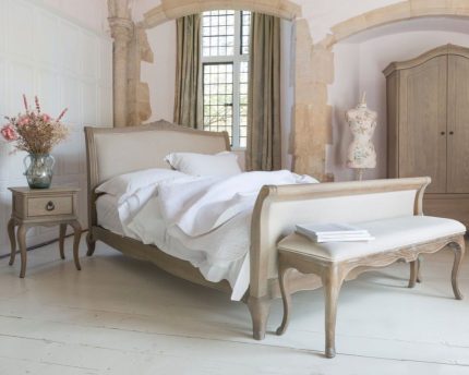 willis_and_gambier_camille_high_foot_end_wooden_sleigh_bed
